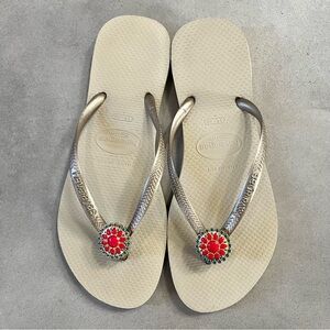 Havaianas Slim Women’s Gold Flip Flop Thong Sandals  US 7/8 Metal Embellishment